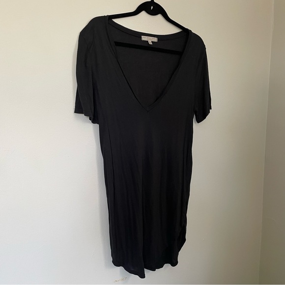 Truly Madly Deeply | Black Deep V-Neck Tee | Size Medium - Picture 2 of 10